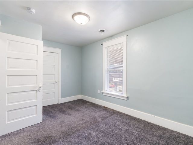 1720 Davie Street, Davenport, IA 52804