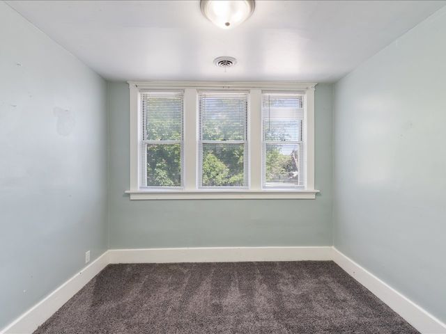 1720 Davie Street, Davenport, IA 52804