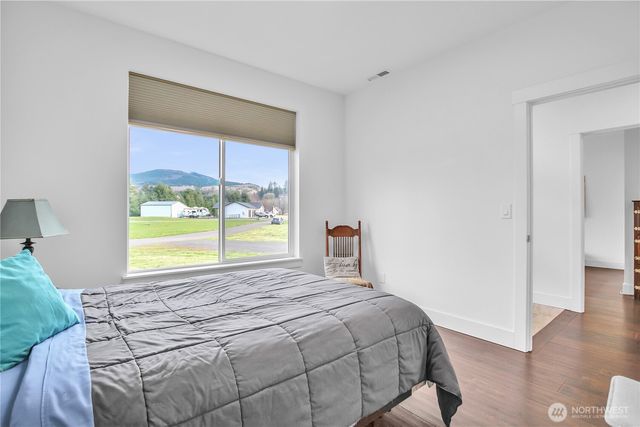 30 Nature Loop, Cathlamet, WA 98612