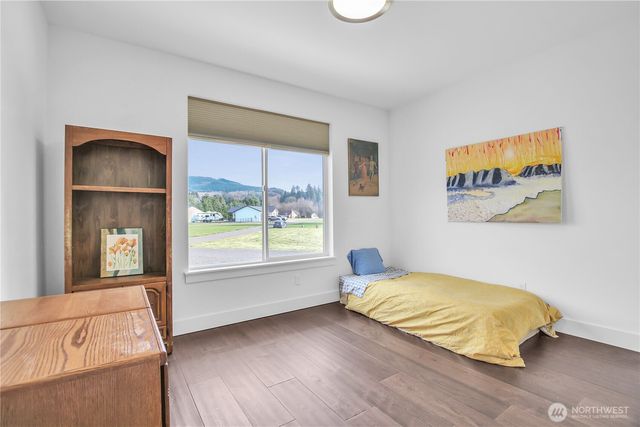 30 Nature Loop, Cathlamet, WA 98612