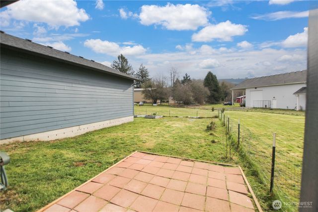 30 Nature Loop, Cathlamet, WA 98612