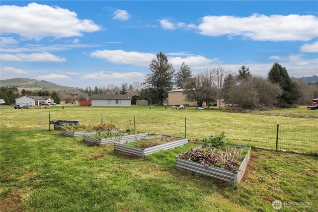 30 Nature Loop, Cathlamet, WA 98612