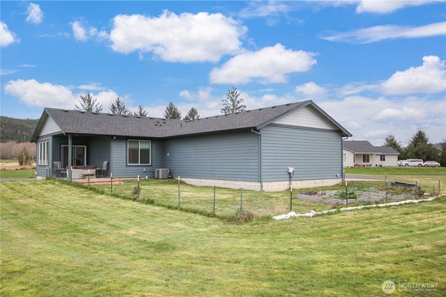 30 Nature Loop, Cathlamet, WA 98612