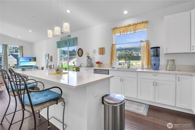 30 Nature Loop, Cathlamet, WA 98612