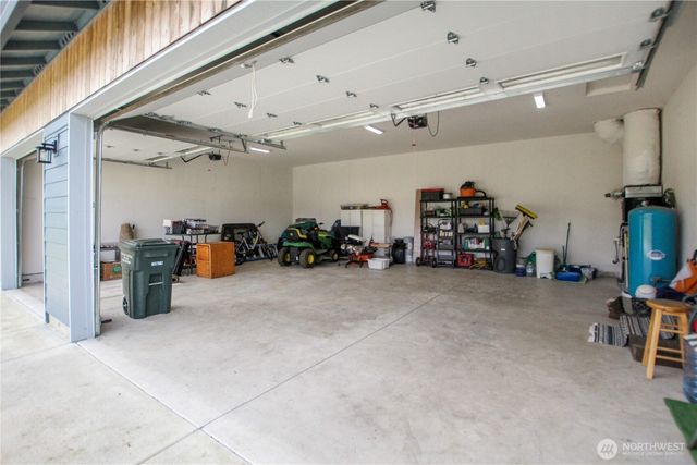 30 Nature Loop, Cathlamet, WA 98612