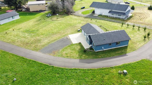 30 Nature Loop, Cathlamet, WA 98612