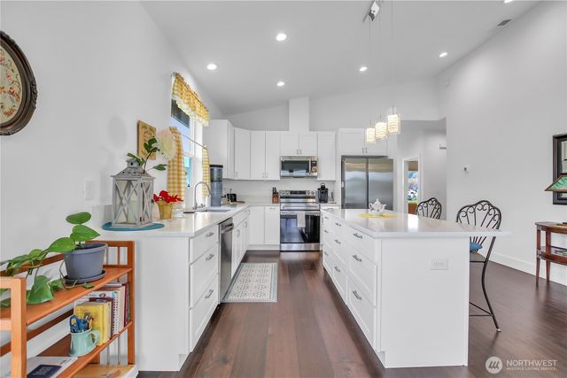 30 Nature Loop, Cathlamet, WA 98612