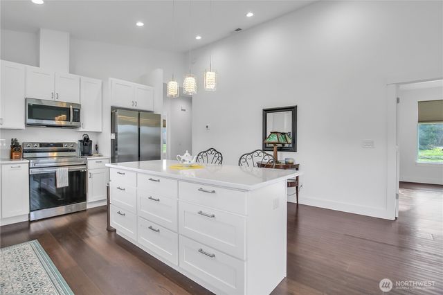 30 Nature Loop, Cathlamet, WA 98612