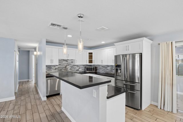 1017 E EL CAMINITO Drive, Phoenix, AZ 85020