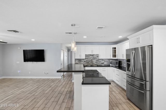 1017 E EL CAMINITO Drive, Phoenix, AZ 85020