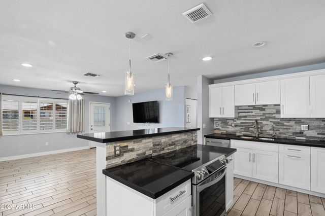 1017 E EL CAMINITO Drive, Phoenix, AZ 85020