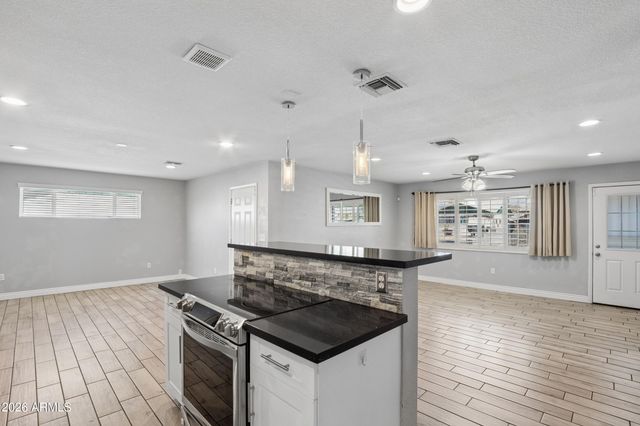 1017 E EL CAMINITO Drive, Phoenix, AZ 85020