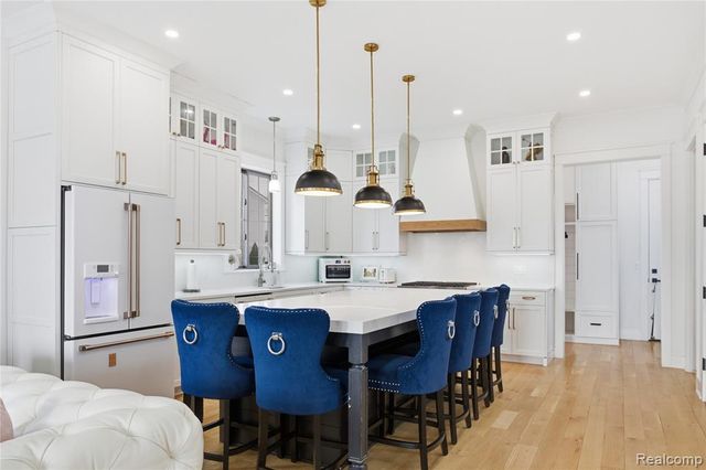 1211 E Lincoln Street, Birmingham, MI 48009