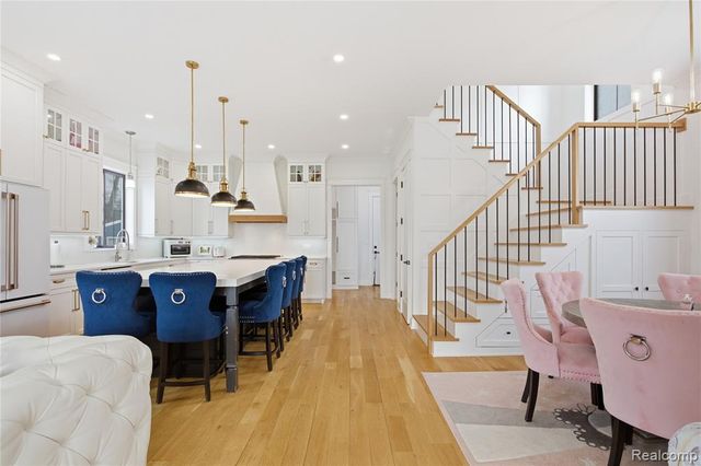 1211 E Lincoln Street, Birmingham, MI 48009