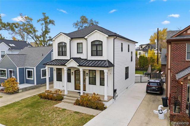 1211 E Lincoln Street, Birmingham, MI 48009