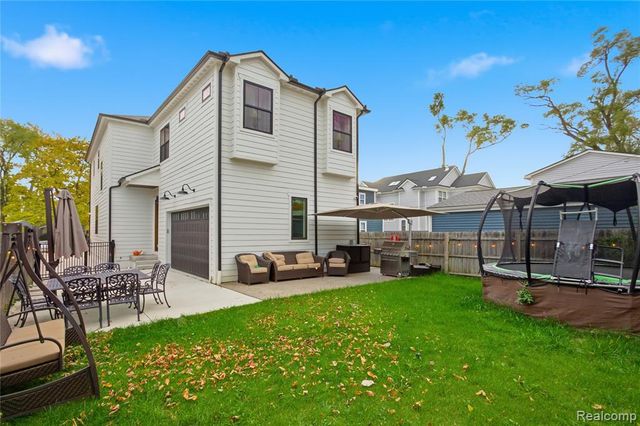 1211 E Lincoln Street, Birmingham, MI 48009