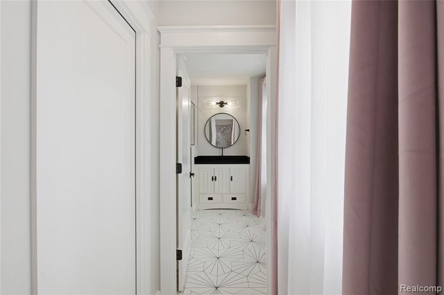 1211 E Lincoln Street, Birmingham, MI 48009