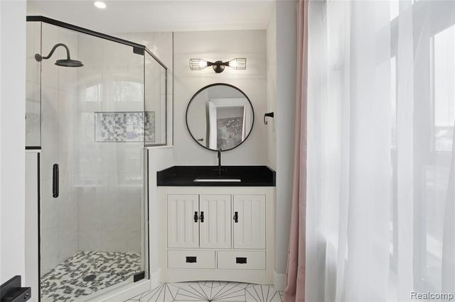 1211 E Lincoln Street, Birmingham, MI 48009