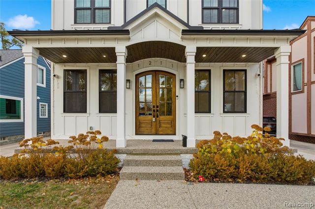 1211 E Lincoln Street, Birmingham, MI 48009