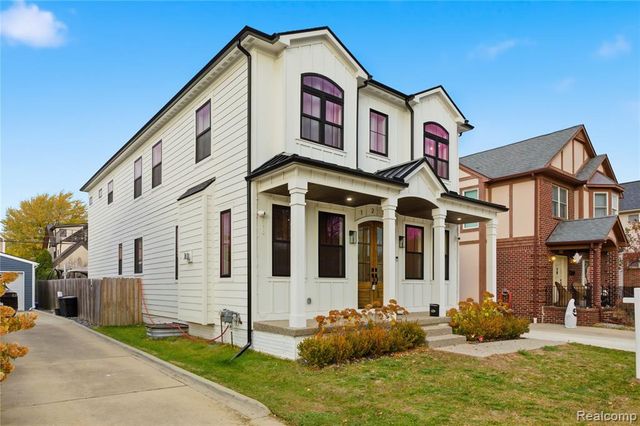 1211 E Lincoln Street, Birmingham, MI 48009