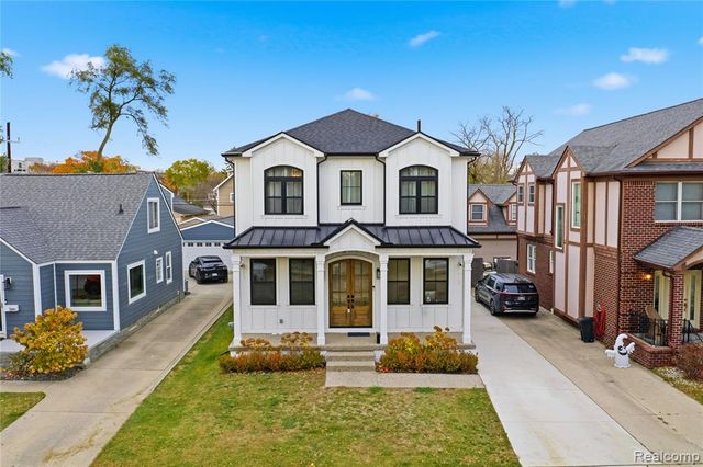 1211 E Lincoln Street, Birmingham, MI 48009