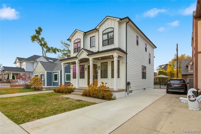 1211 E Lincoln Street, Birmingham, MI 48009