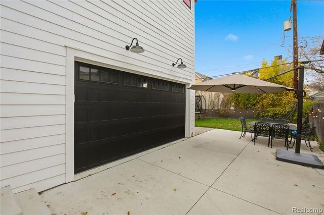 1211 E Lincoln Street, Birmingham, MI 48009