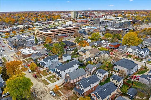 1211 E Lincoln Street, Birmingham, MI 48009