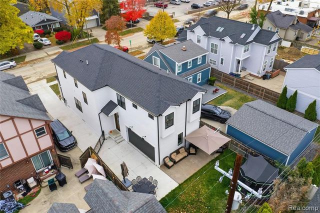 1211 E Lincoln Street, Birmingham, MI 48009