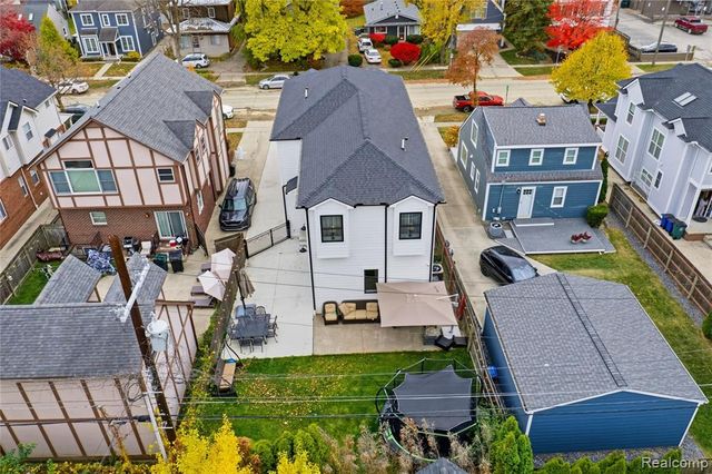 1211 E Lincoln Street, Birmingham, MI 48009