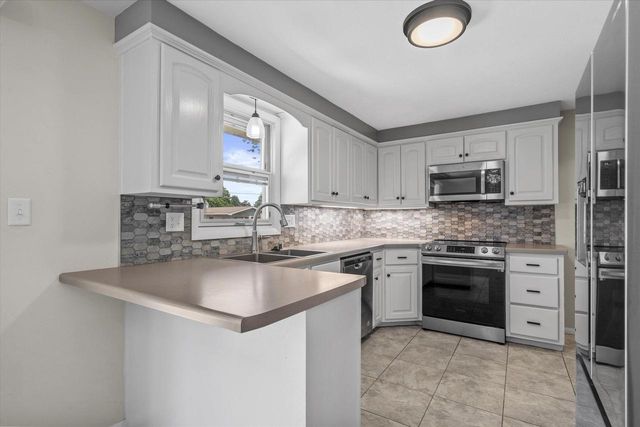 1508 APACHE AVENUE, Green Bay, WI 54313