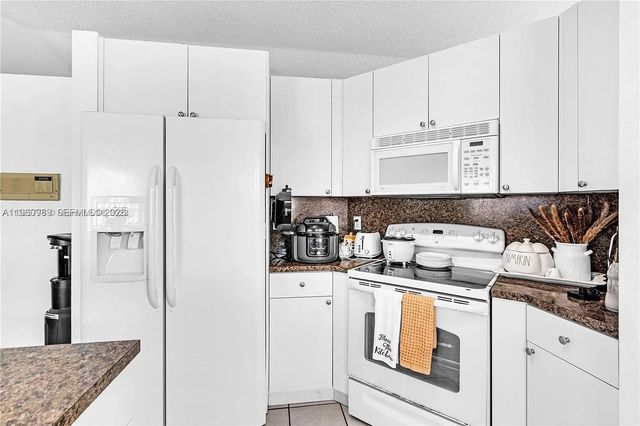 11276 NW 58th Ter, Doral, FL 33178