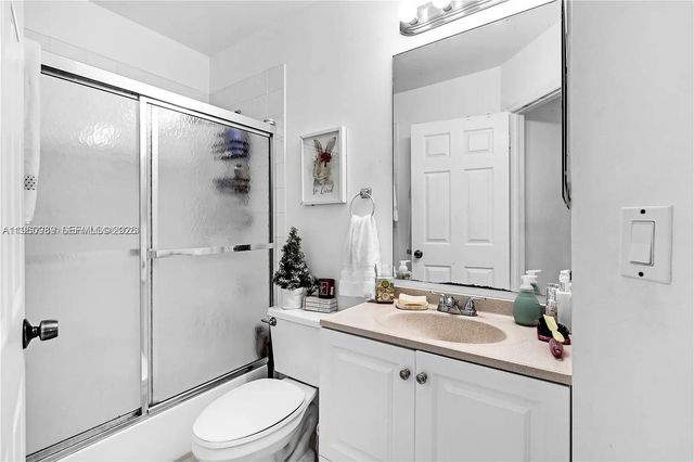 11276 NW 58th Ter, Doral, FL 33178