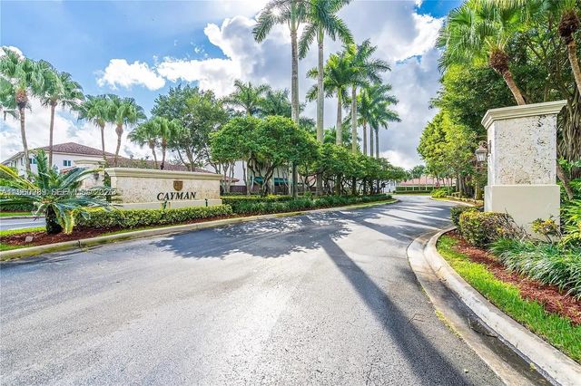 11276 NW 58th Ter, Doral, FL 33178