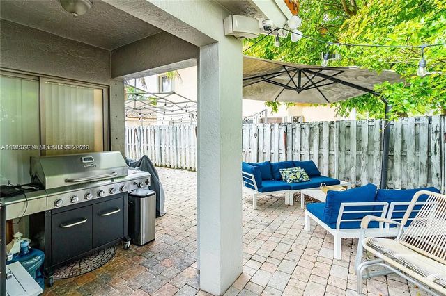 11276 NW 58th Ter, Doral, FL 33178