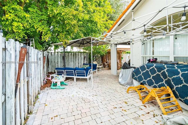 11276 NW 58th Ter, Doral, FL 33178