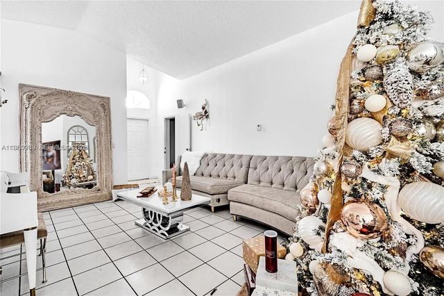 11276 NW 58th Ter, Doral, FL 33178