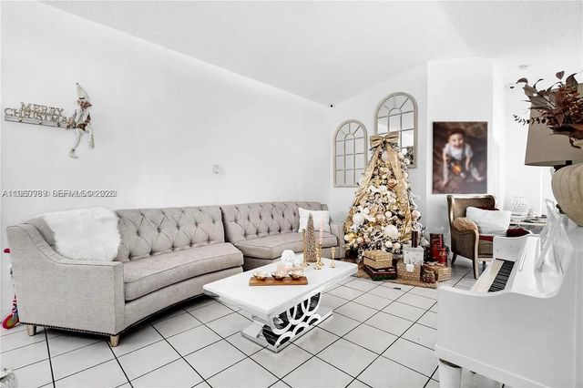 11276 NW 58th Ter, Doral, FL 33178