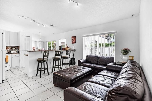 11276 NW 58th Ter, Doral, FL 33178