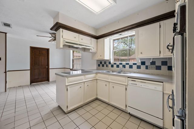 2006 Running Springs Drive, Kingwood, TX 77339