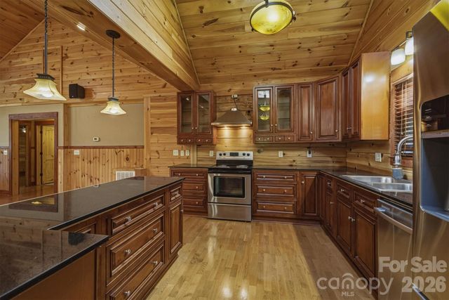732 Grandview Peaks Drive, Nebo, NC 28761