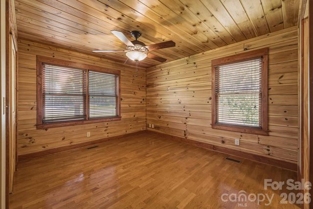 732 Grandview Peaks Drive, Nebo, NC 28761