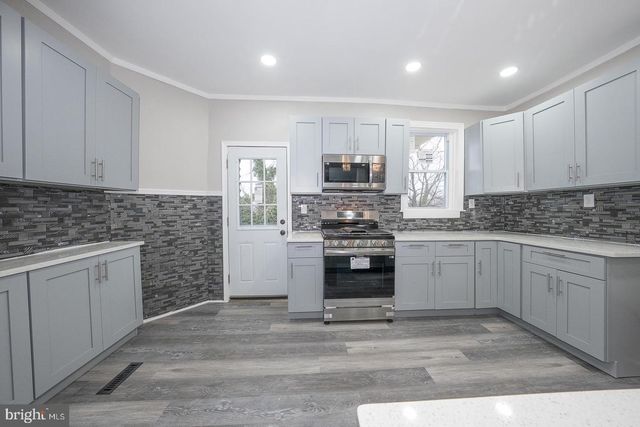 307 POPLAR ST, Darby, PA 19023