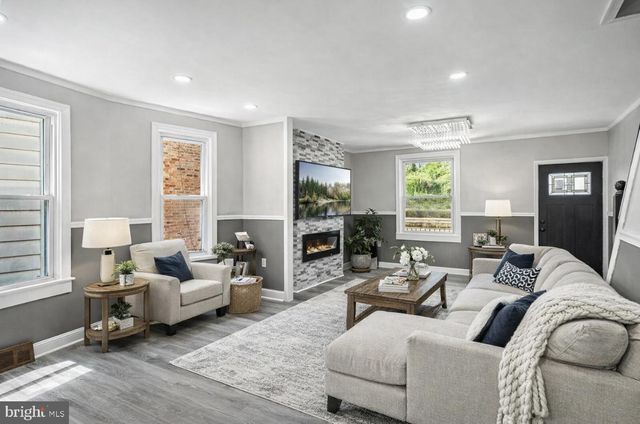 307 POPLAR ST, Darby, PA 19023