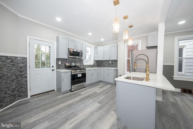 307 POPLAR ST, Darby, PA 19023