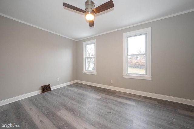 307 POPLAR ST, Darby, PA 19023