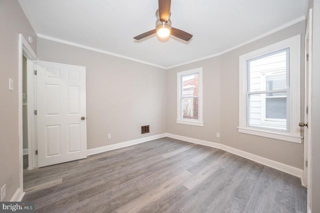 307 POPLAR ST, Darby, PA 19023