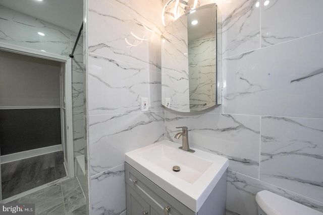 307 POPLAR ST, Darby, PA 19023