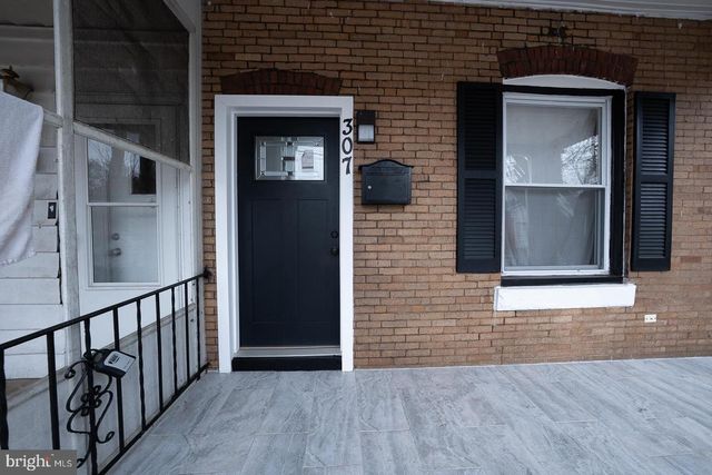 307 POPLAR ST, Darby, PA 19023