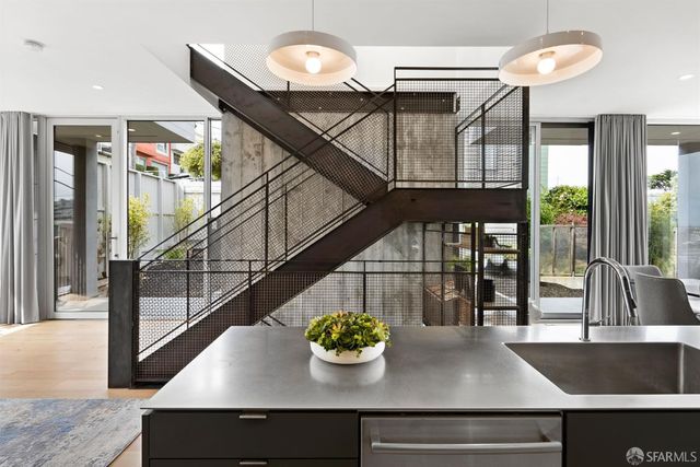 147 Bronte Street, San Francisco, CA 94110